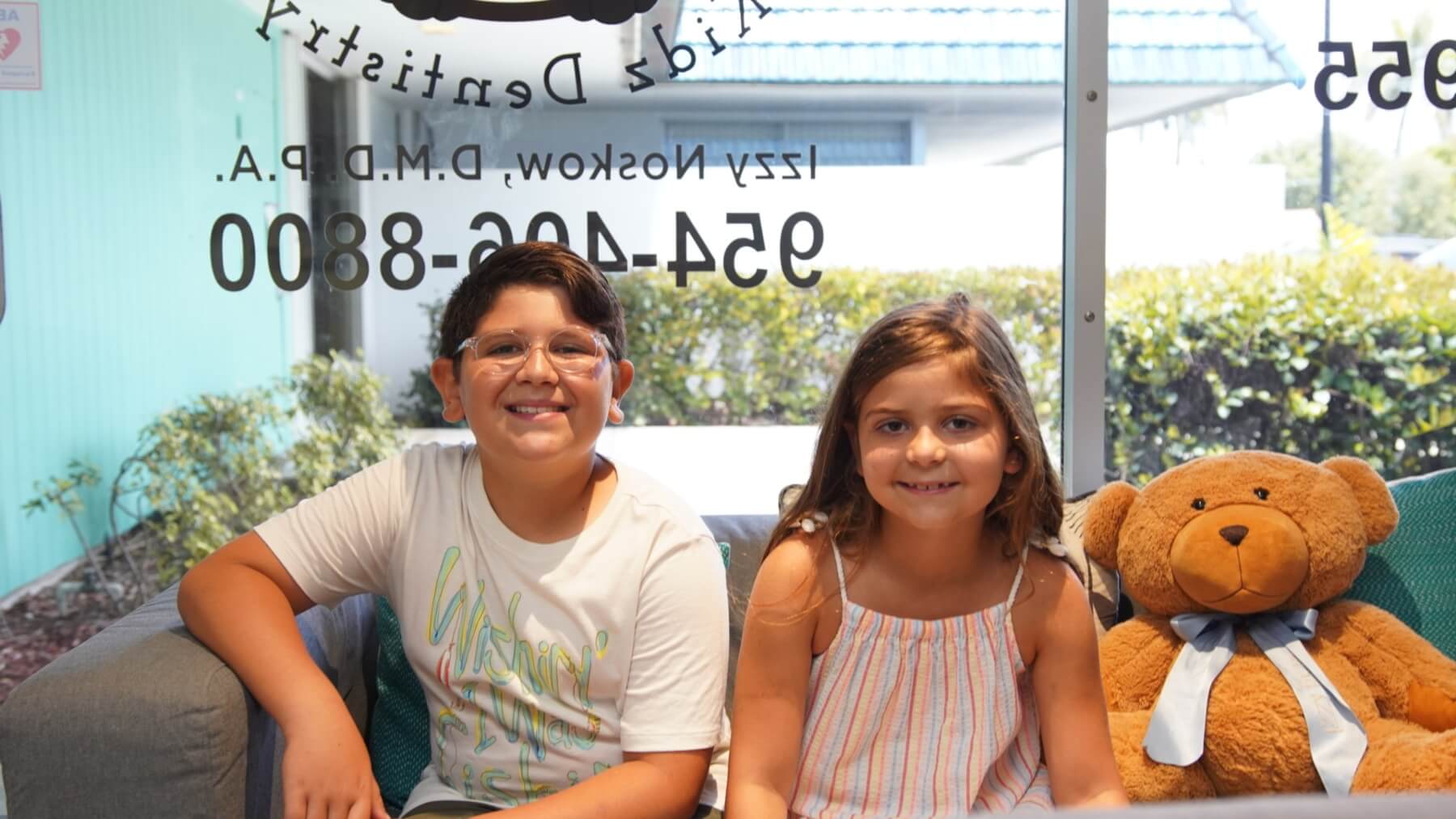 Boy and girl at the dentist - Izzy's Kidz Dentistry